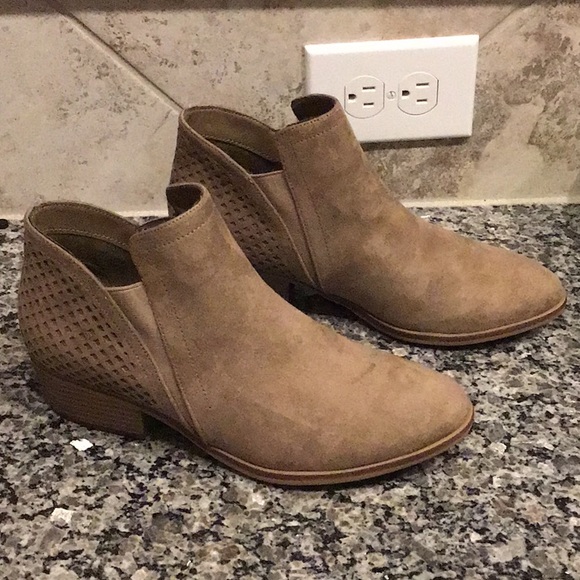 mia thea laser cut bootie